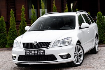 RS 170KM DSG Xenon LED Navi Parktronic SEAT SOUND Półskóra Grzane Fot