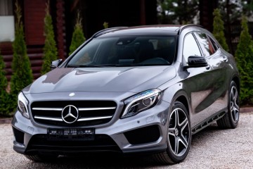 211KM AMG Line 4Matic Xenon LED Kamera H&K Collision Ass. Panorama