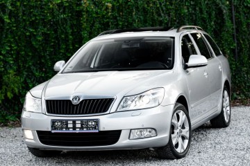 1.8T 160KM Xenon PDC Navi Szyberdach Grz.FoT WEBASTO Tempomat Serwis