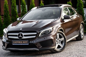 2.0T 211KM 4x4 AMG Line Xenon LED Nav Kamera Blind Spot Alcantara