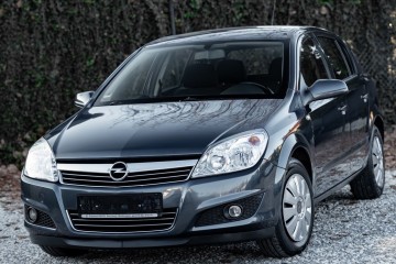 1.6 benzyna 105KM Klimatyzacja Bezwypadkowy