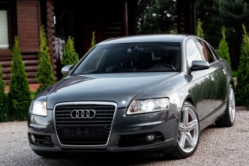 S-Line 3.0 224KM Quattro Bi-Xenon Navi PDC Grz Fot Przód + Tył Serwis